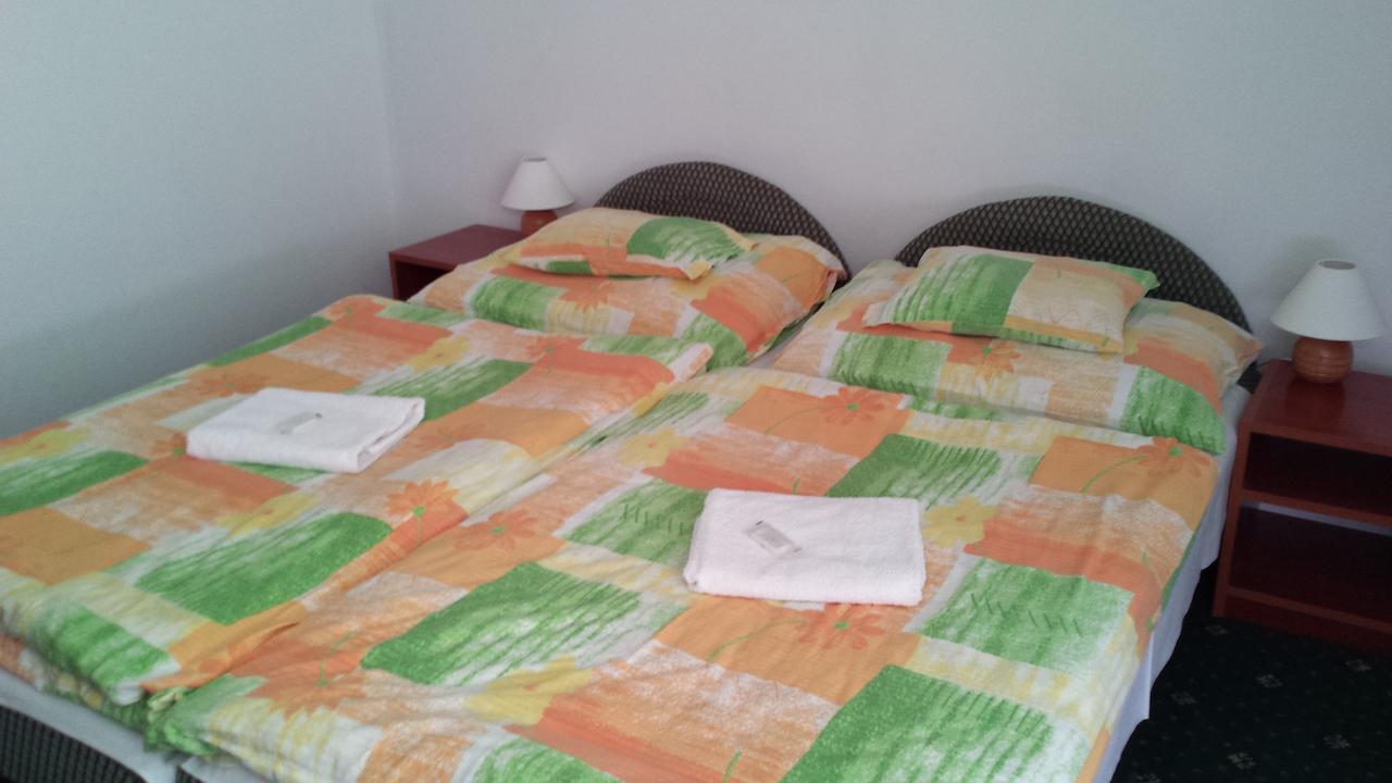 Bed and Breakfast Bélkő Panzió Belapatfalva Habitación foto