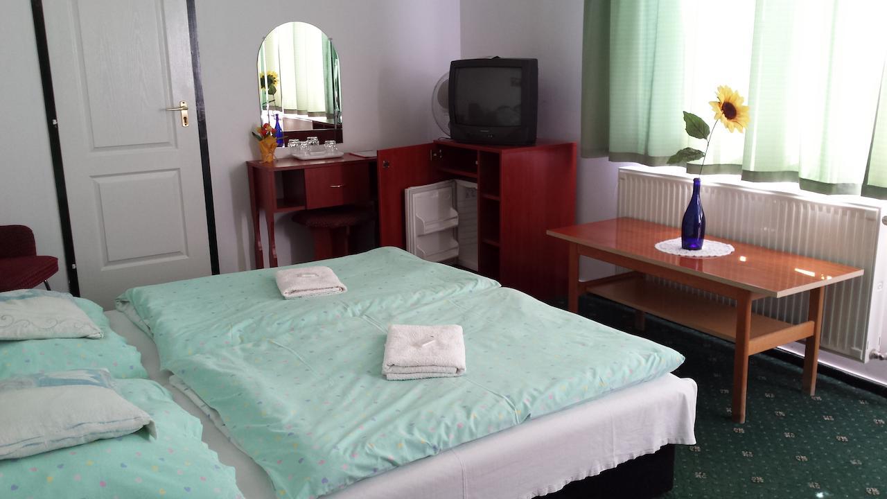 Bed and Breakfast Bélkő Panzió Belapatfalva Habitación foto