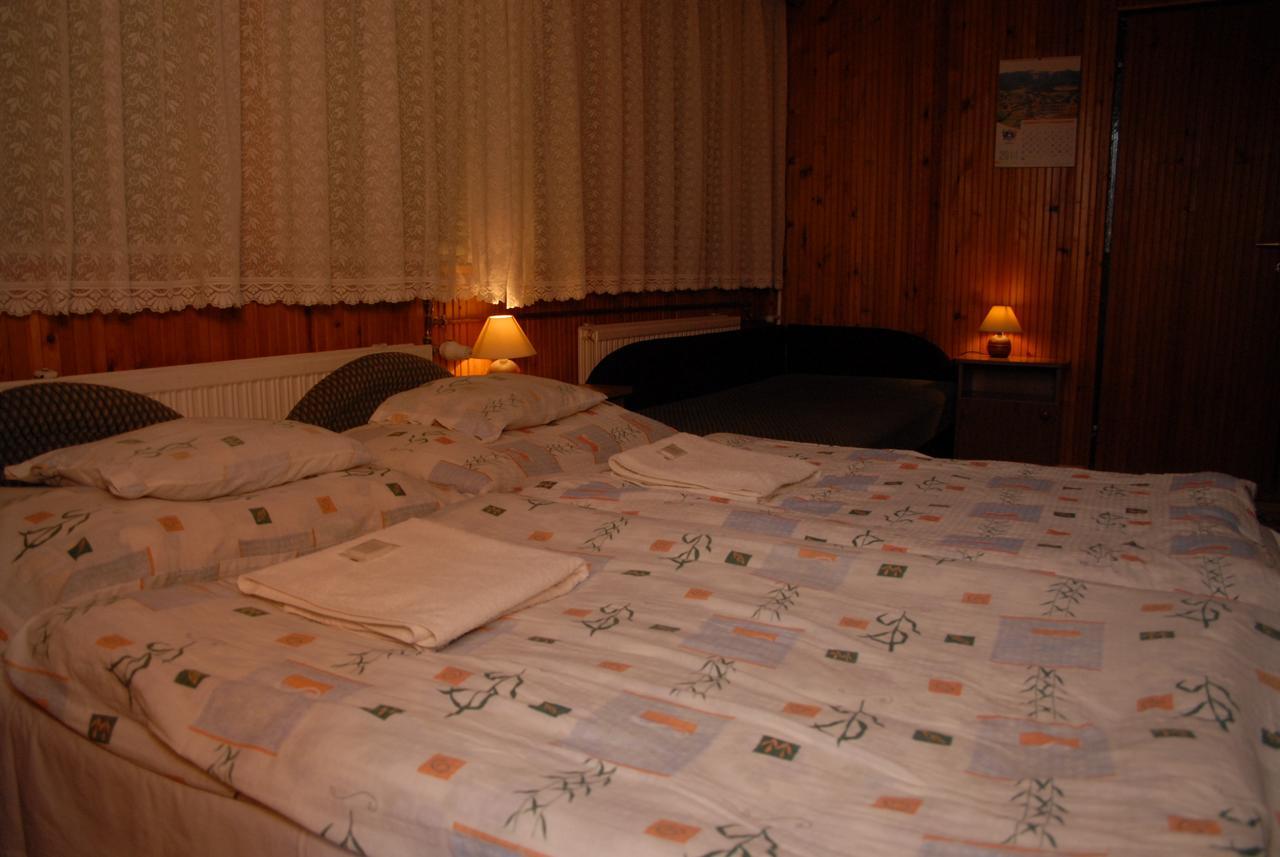 Bed and Breakfast Bélkő Panzió Belapatfalva Habitación foto